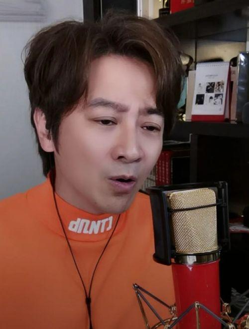 唱歌男网红吃瓜的是谁,揭秘唱歌男网红的幕后真相