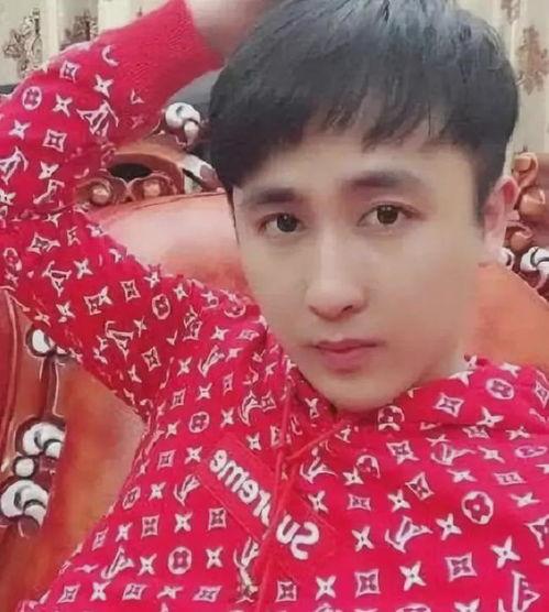 快手网红丝爷吃瓜是谁啊,他是谁？背后的故事与影响力