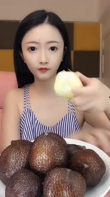 网红吃瓜主播是谁啊,揭秘网络红人的幕后故事  第2张