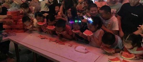 网红群殴吃瓜,吃瓜群众围观网络暴力现场  第2张