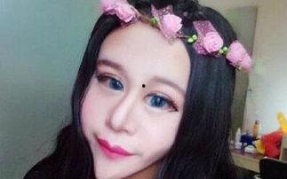 网红男扮女装吃瓜,太还原了！